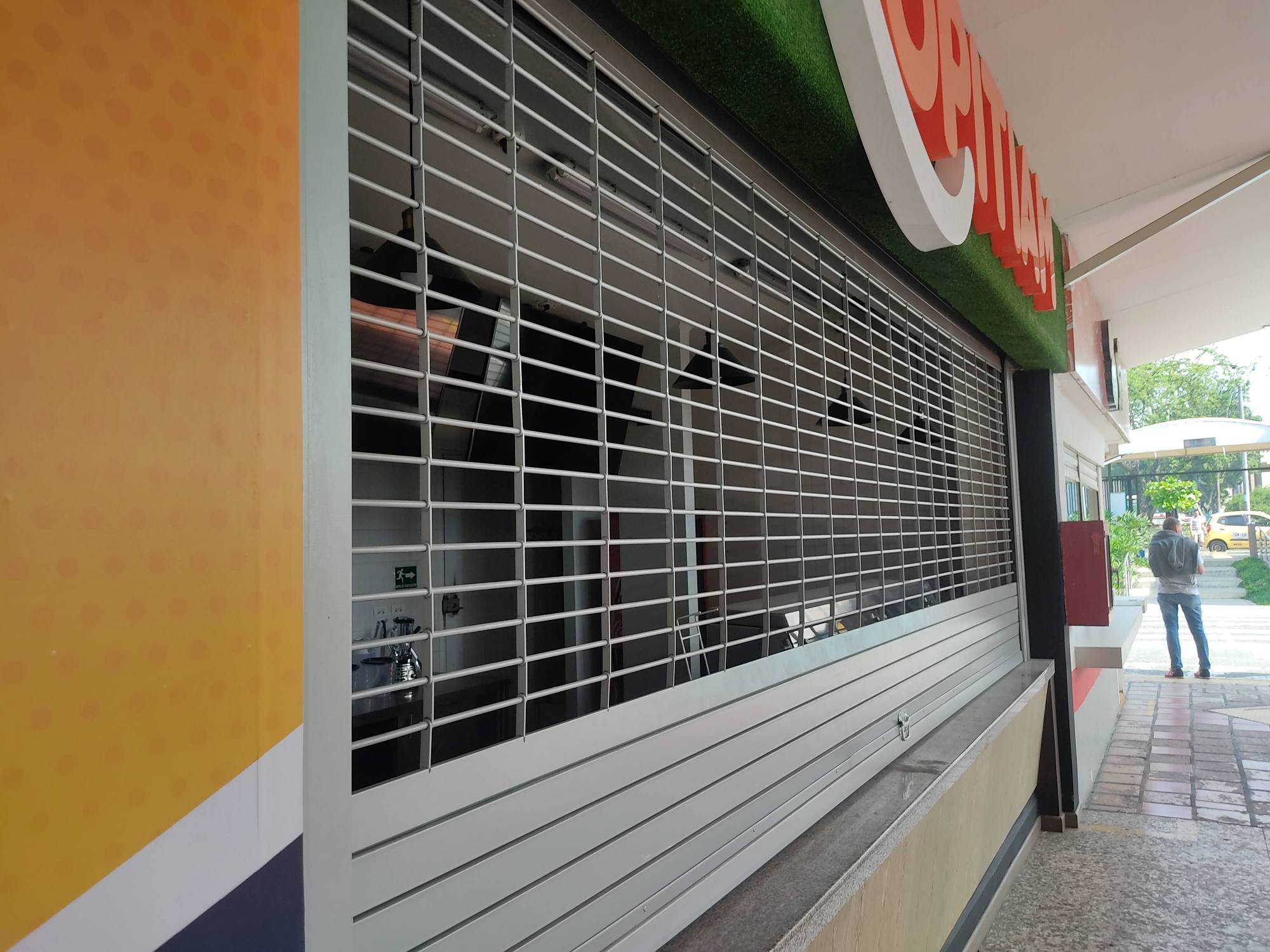 Protectores Metálicos Comerciales